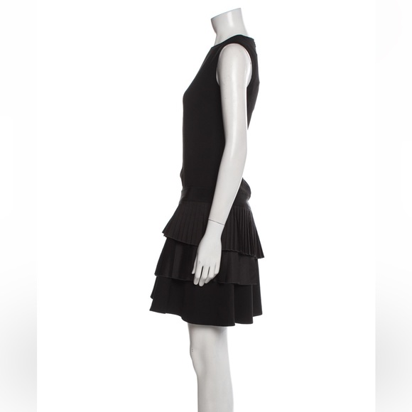 Victoria Beckham pleated dress - Picture 5 of 10